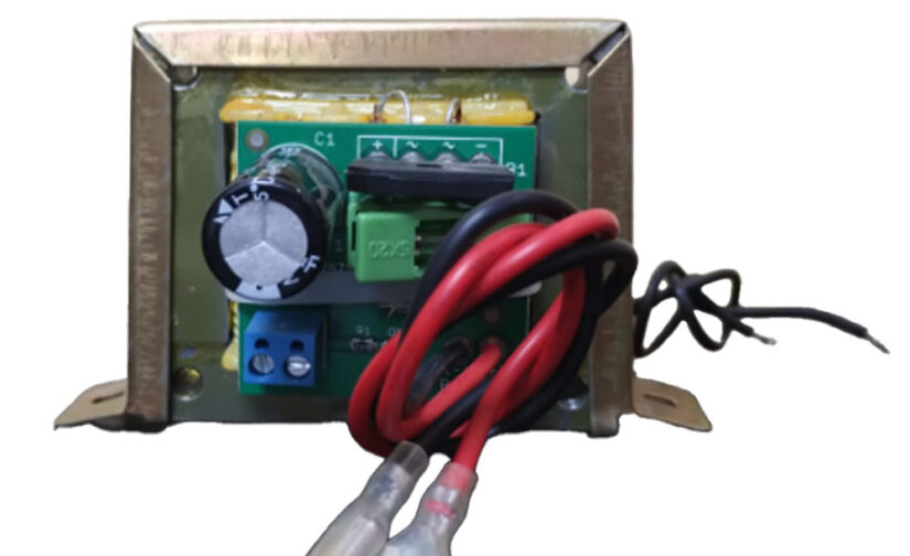FUENTE DE ALIMENTACION 24V x 3AMP C/FUNDA